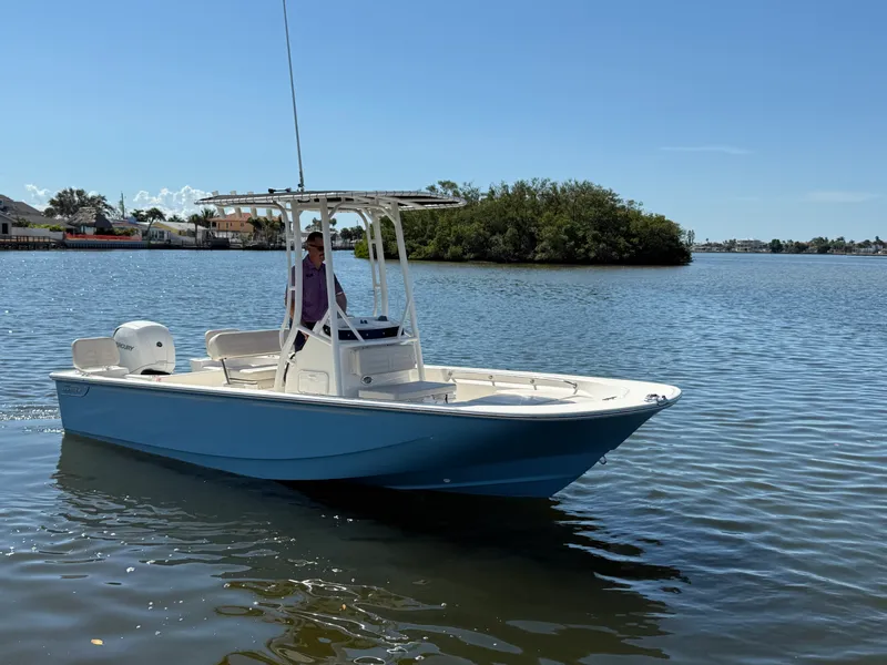 Slide: The Image of Boston Whaler 190 Montauk 2026 - 8