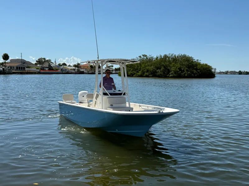 Slide: The Image of Boston Whaler 190 Montauk 2026 - 9