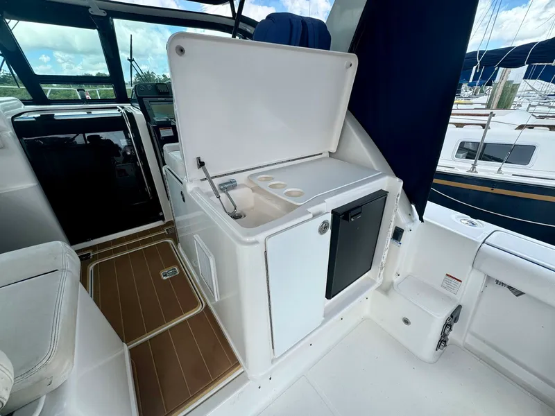 Slide: The Image of Tiara 3200 2006 - 20