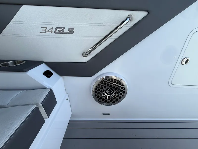 Slide: The Image of Cruisers 34 GLS Outboard 2022 - 34