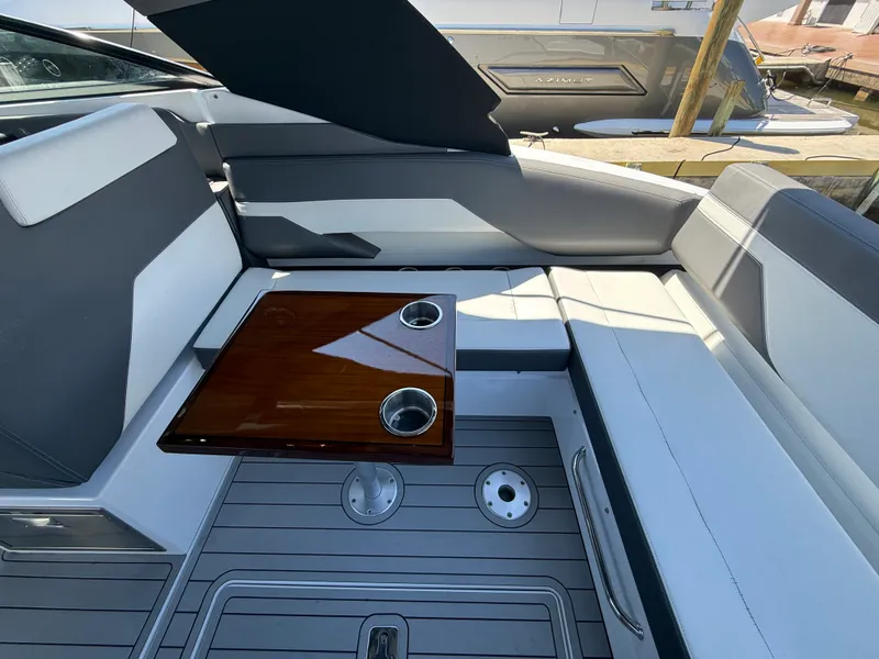 Slide: The Image of Cruisers 34 GLS Outboard 2022 - 50
