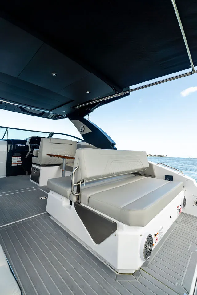 Slide: The Image of Cruisers 34 GLS Outboard 2022 - 57