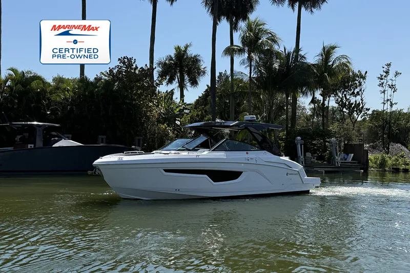 The Image of Cruisers 34 GLS Outboard 2022 - 0