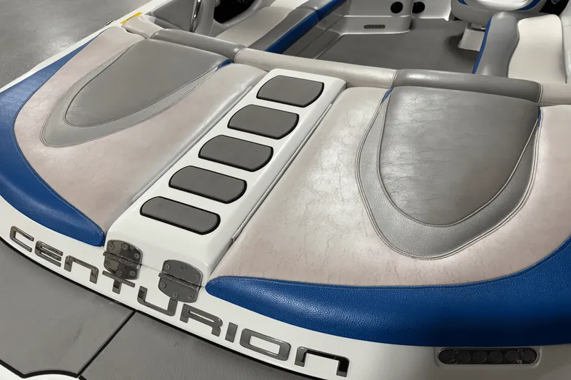 Slide: The Image of Centurion SV 233 2012 - 19