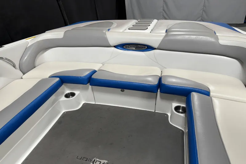 Slide: The Image of Centurion SV 233 2012 - 27