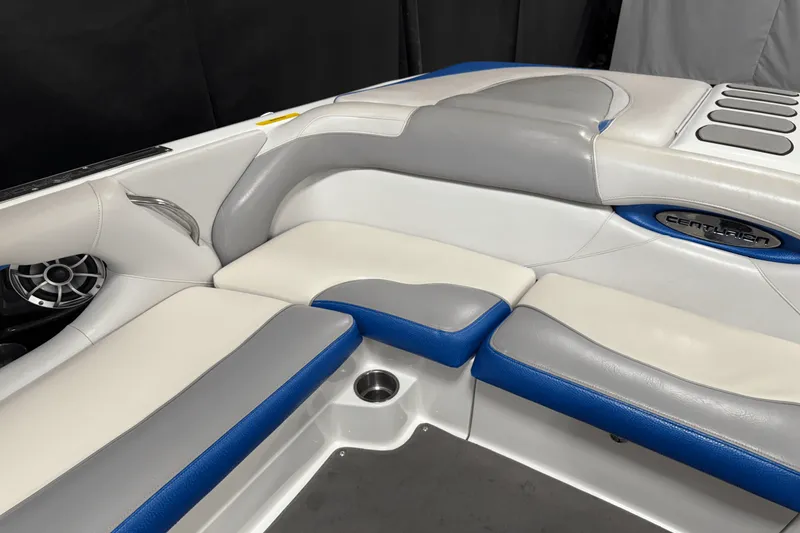 Slide: The Image of Centurion SV 233 2012 - 29