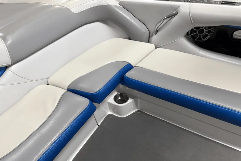 Slide: The Image of Centurion SV 233 2012 - 31