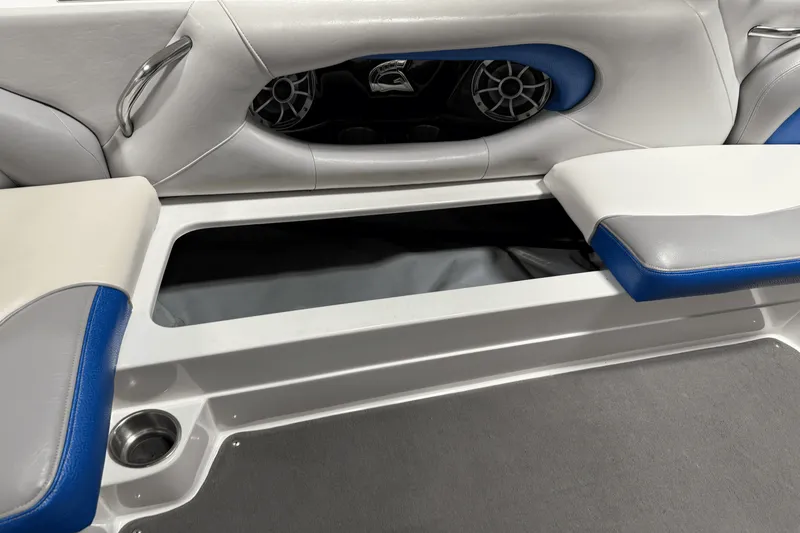 Slide: The Image of Centurion SV 233 2012 - 34