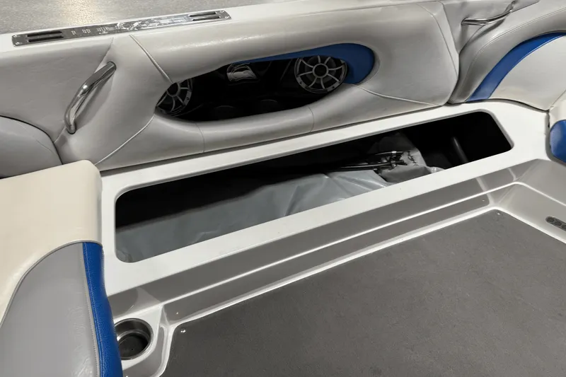 Slide: The Image of Centurion SV 233 2012 - 35