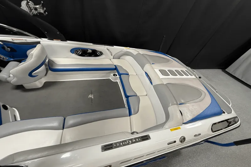 Slide: The Image of Centurion SV 233 2012 - 6