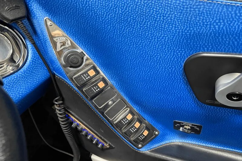 Slide: The Image of Centurion SV 233 2012 - 65