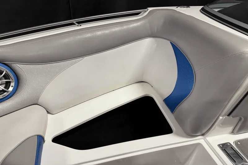 Slide: The Image of Centurion SV 233 2012 - 71