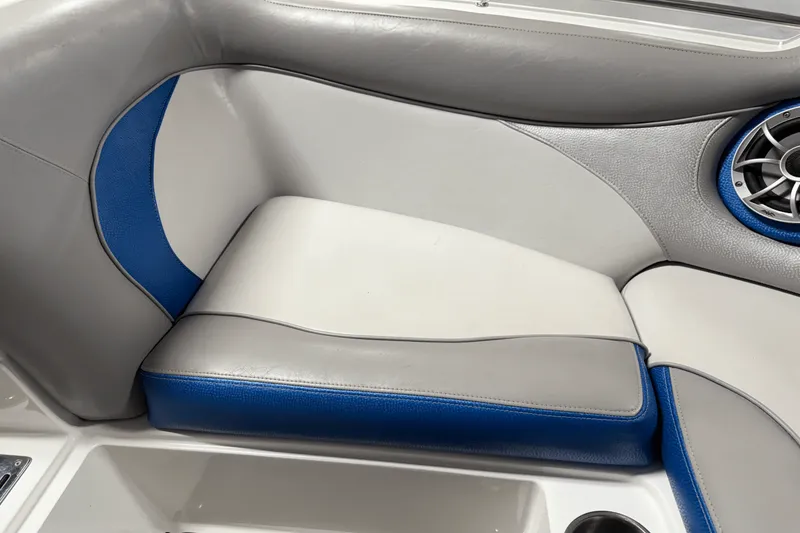 Slide: The Image of Centurion SV 233 2012 - 75