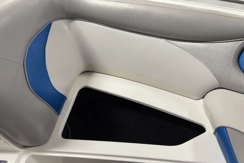 Slide: The Image of Centurion SV 233 2012 - 76