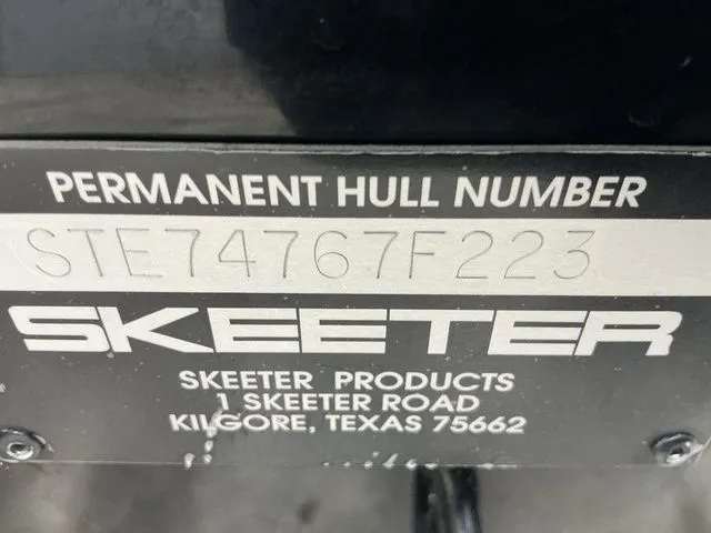 Slide: The Image of Skeeter SX2250 2023 - 12