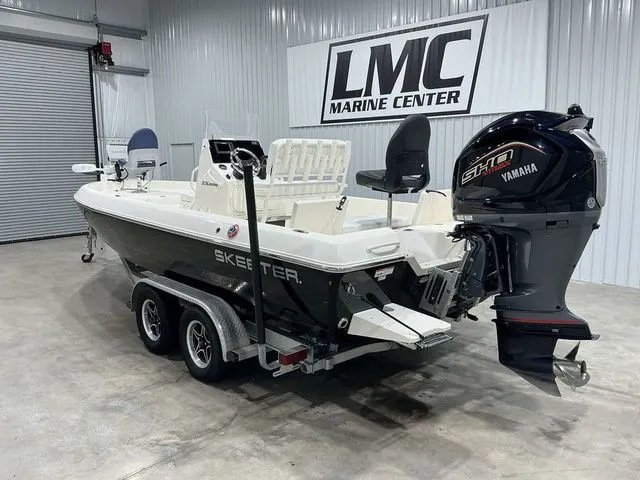 Slide: The Image of Skeeter SX2250 2023 - 13