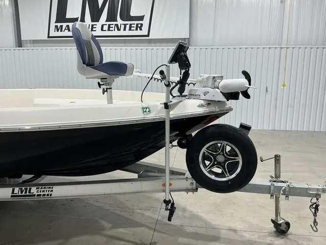 Slide: The Image of Skeeter SX2250 2023 - 16