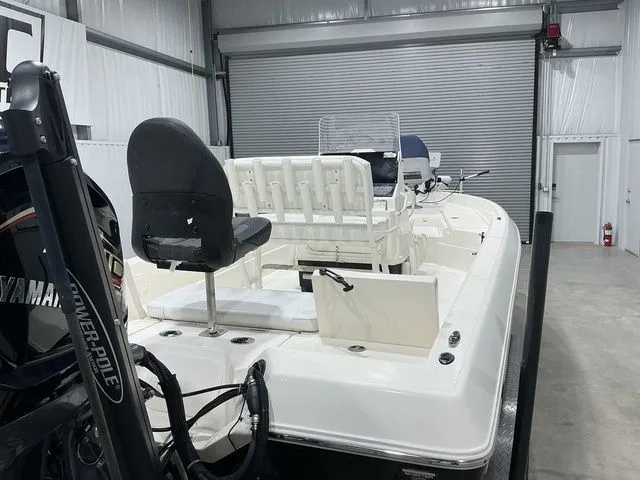 Slide: The Image of Skeeter SX2250 2023 - 23
