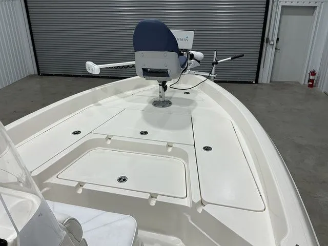 Slide: The Image of Skeeter SX2250 2023 - 24