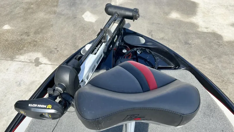 Slide: The Image of 2018 Bass Cat Pantera Classic boat with Minn Kota trolling motor and cushioned seat. - 17