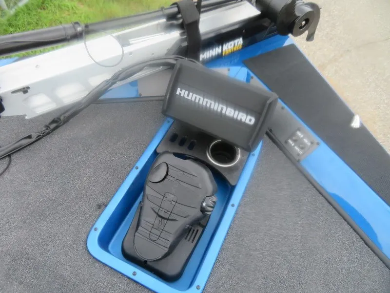 Slide: The Image of 2023 Vexus AVX 181 boat with Minn Kota trolling motor and Humminbird fish finder. - 12