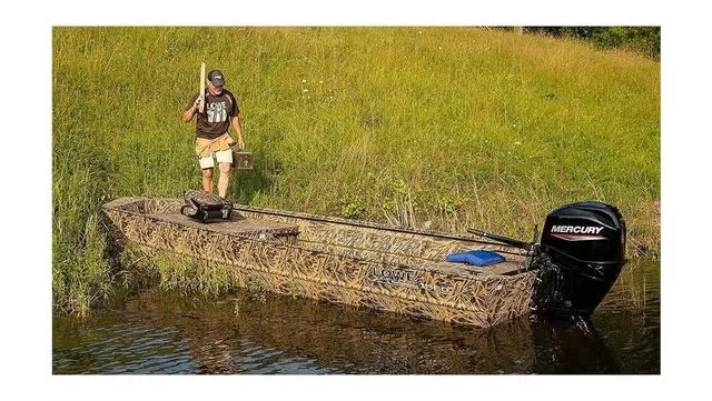 Slide: The Image of Lowe Roughneck 1860 2023 - 5