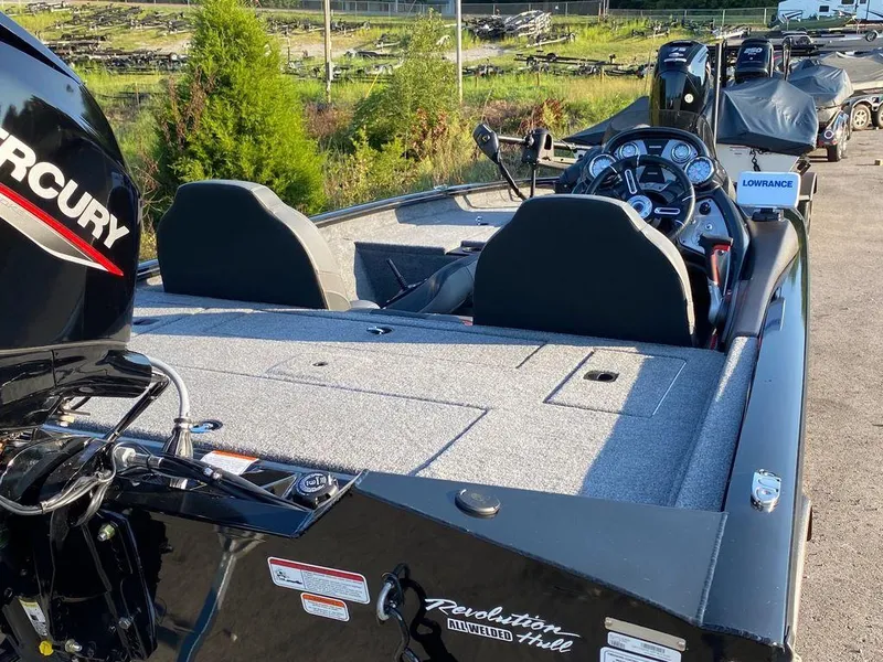 Slide: The Image of 2023 Tracker Pro Team 175 TF® fishing boat with Mercury engine and Lowrance electronics. - 11