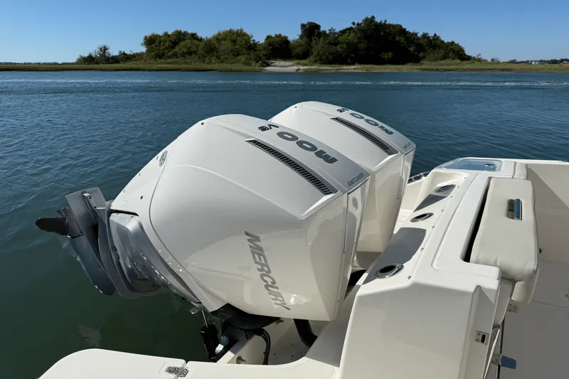 Slide: The Image of Boston Whaler 280 Vantage 2026 - 5