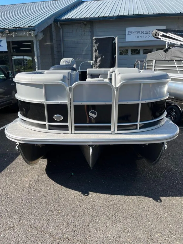 Slide: The Image of South Bay S222CR2 2.75 2023 - 11