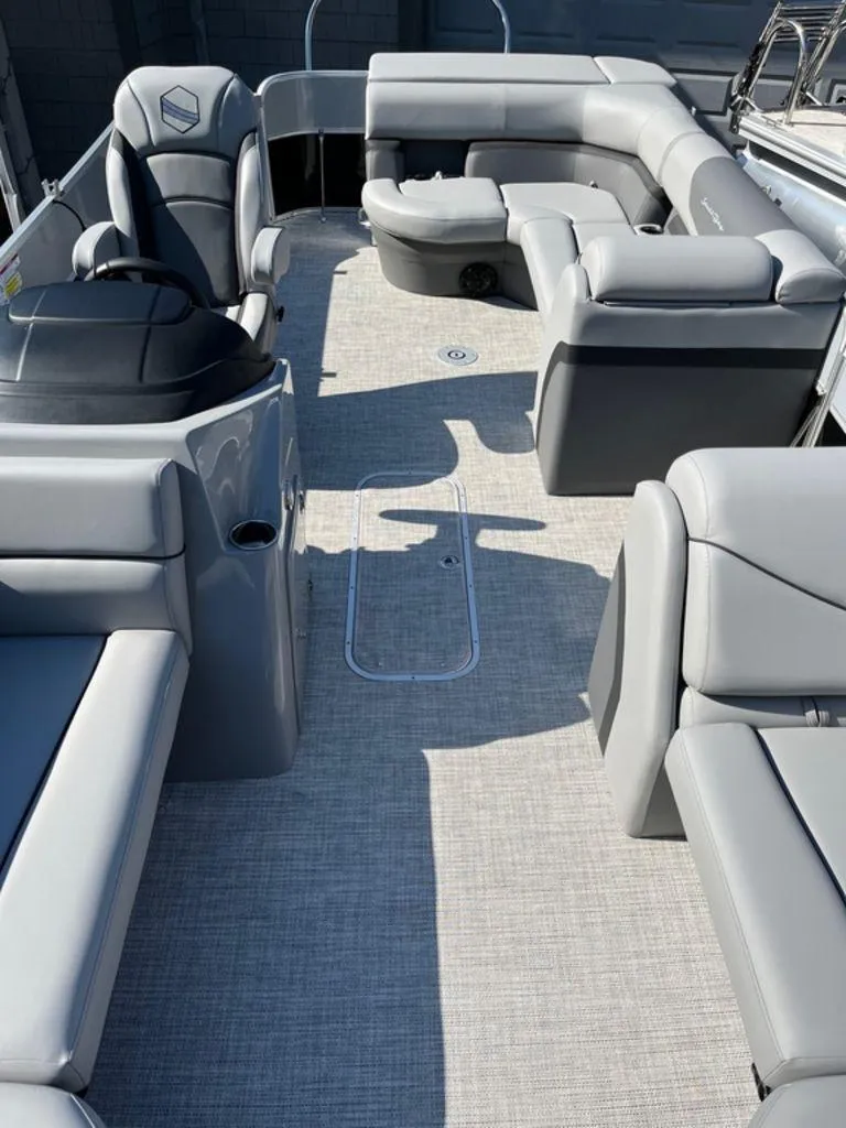 Slide: The Image of South Bay S222CR2 2.75 2023 - 3