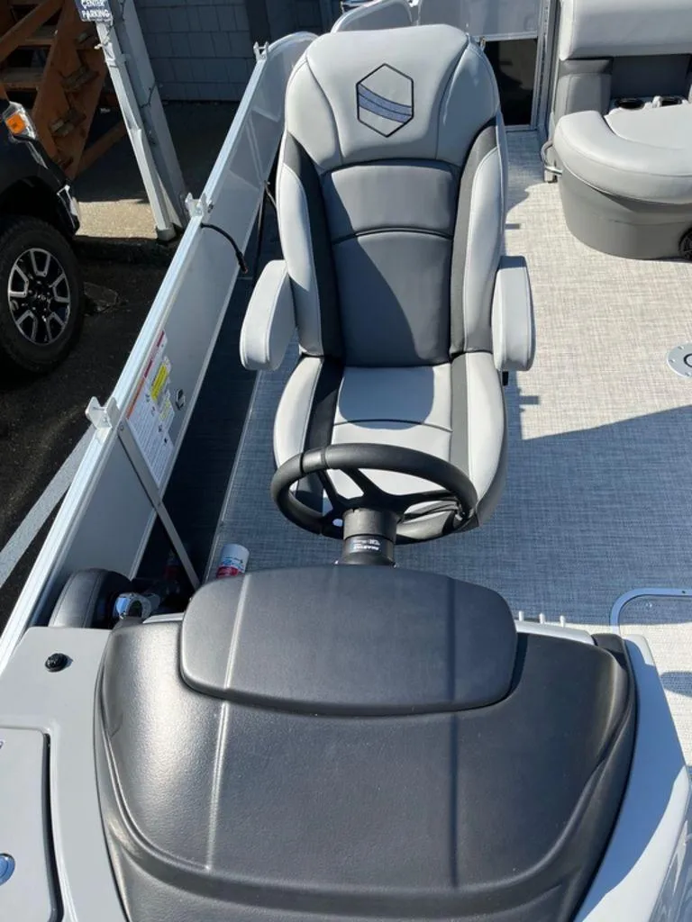 Slide: The Image of South Bay S222CR2 2.75 2023 - 6