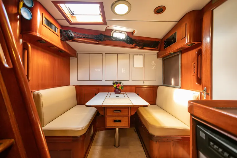 Slide: The Image of Camper & Nicholsons 83 1987 - 18