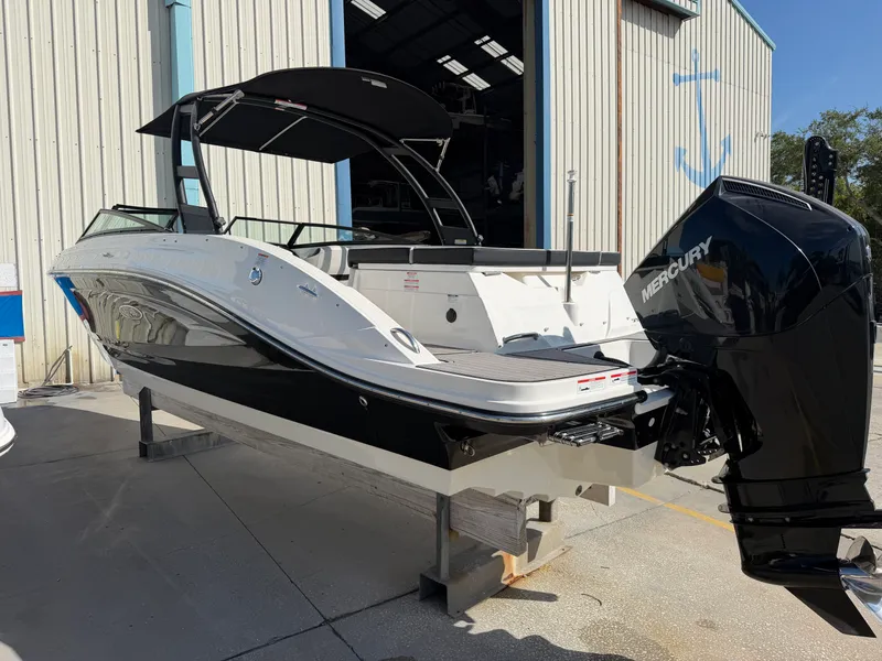 Slide: The Image of Sea Ray 23 SPX-OB 2022 - 4