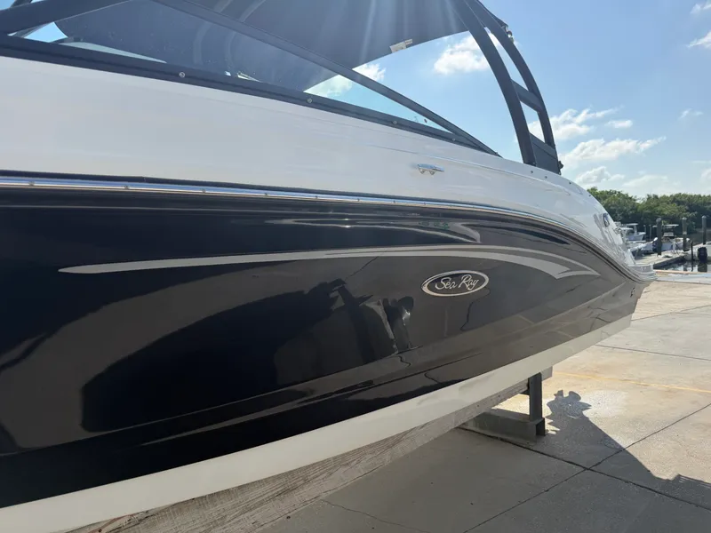 Slide: The Image of Sea Ray 23 SPX-OB 2022 - 5