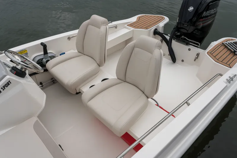Slide: The Image of Boston Whaler 160 Super Sport 2027 - 23