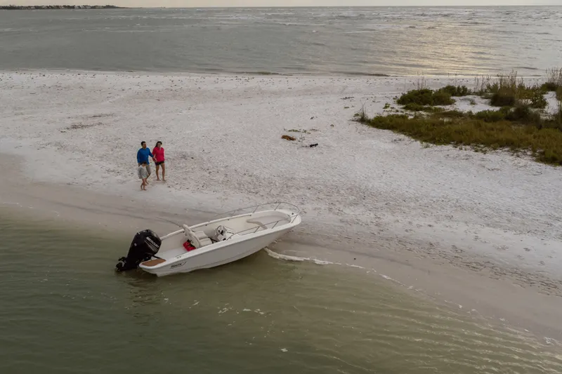 Slide: The Image of Boston Whaler 160 Super Sport 2027 - 11
