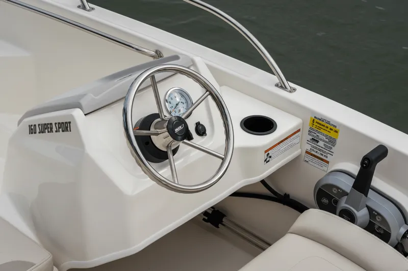 Slide: The Image of Boston Whaler 160 Super Sport 2027 - 29