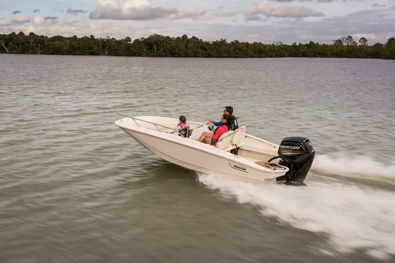Slide: The Image of Boston Whaler 160 Super Sport 2027 - 16
