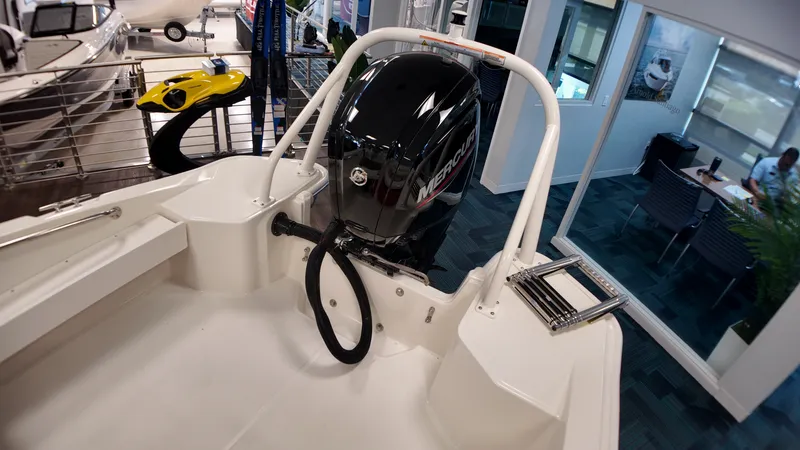 Slide: The Image of Boston Whaler 160 Super Sport 2027 - 11