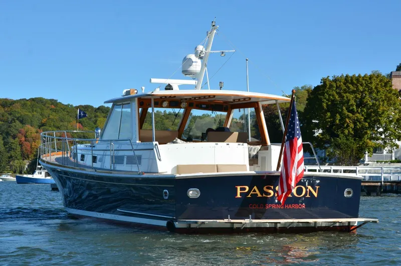Slide: The Image of Grand Banks Eastbay HX 2000 - 7