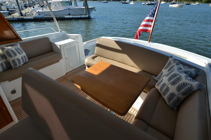 Slide: The Image of Grand Banks Eastbay HX 2000 - 18