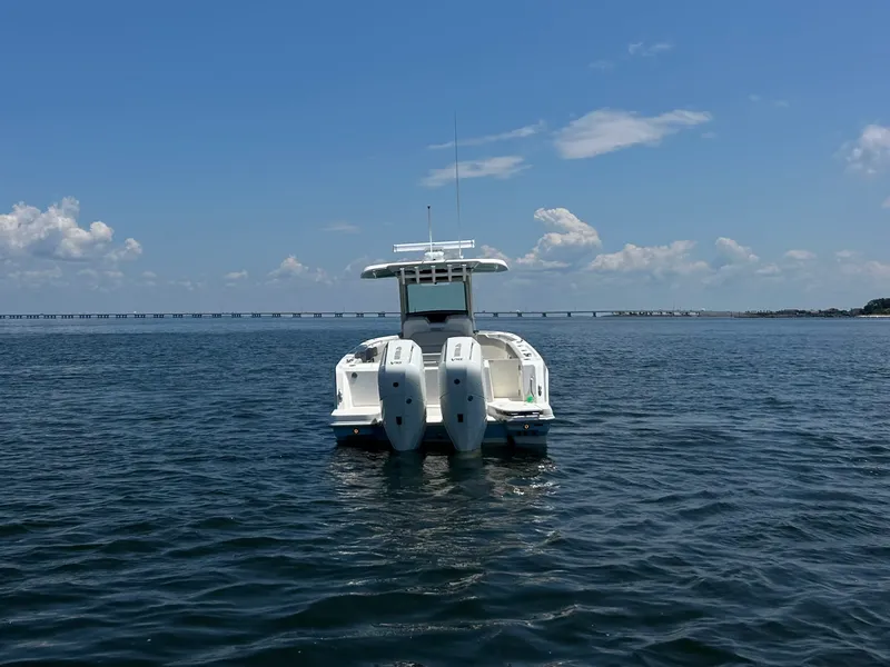Slide: The Image of Boston Whaler 330 Outrage 2026 - 9