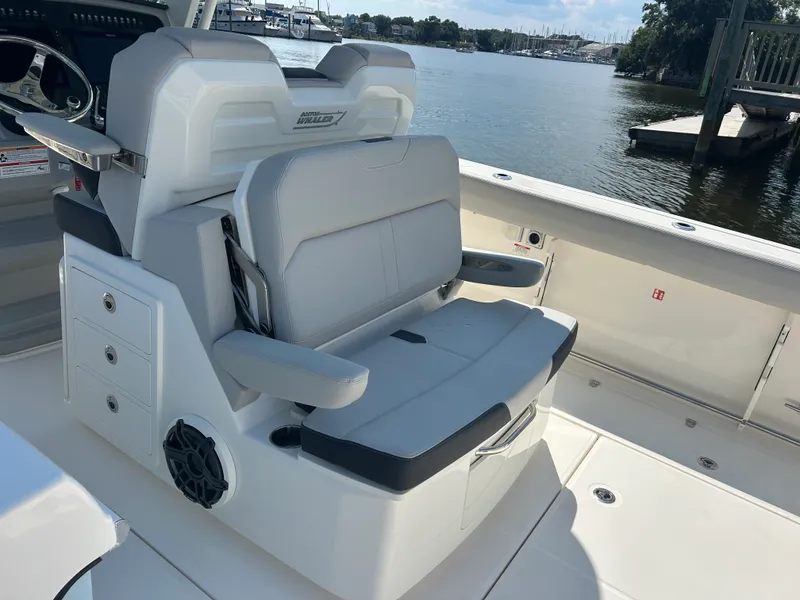 Slide: The Image of Boston Whaler 330 Outrage 2026 - 12