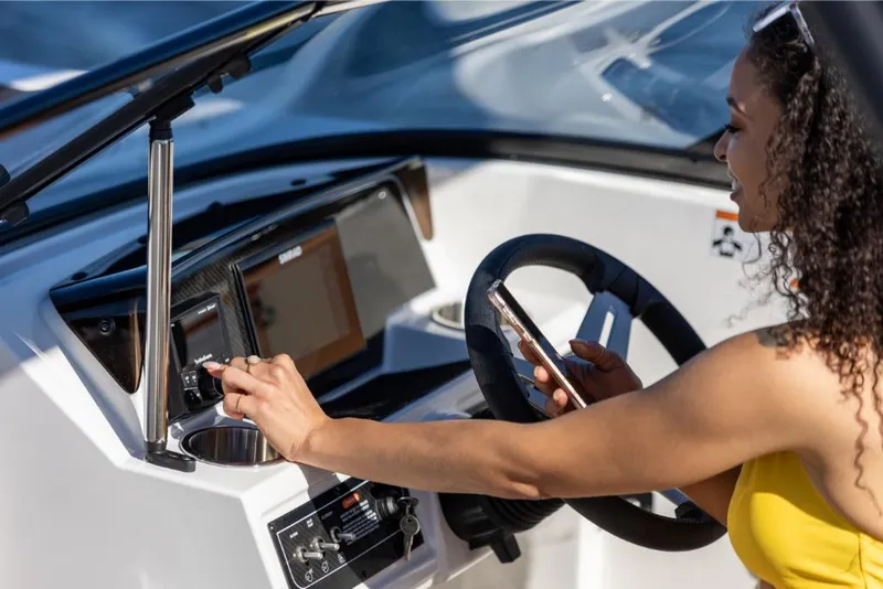 Slide: The Image of Bayliner DX 2050 2023 - 62