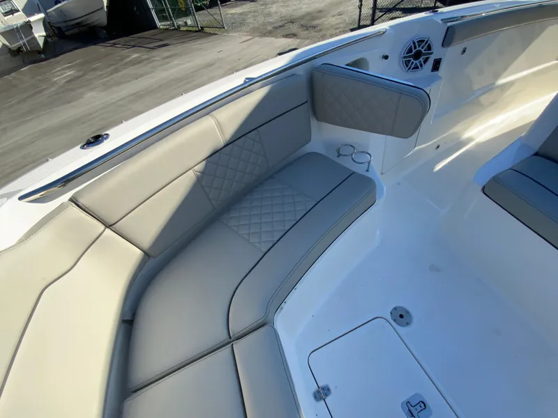 Slide: The Image of Pursuit S 328 Sport 2024 - 57