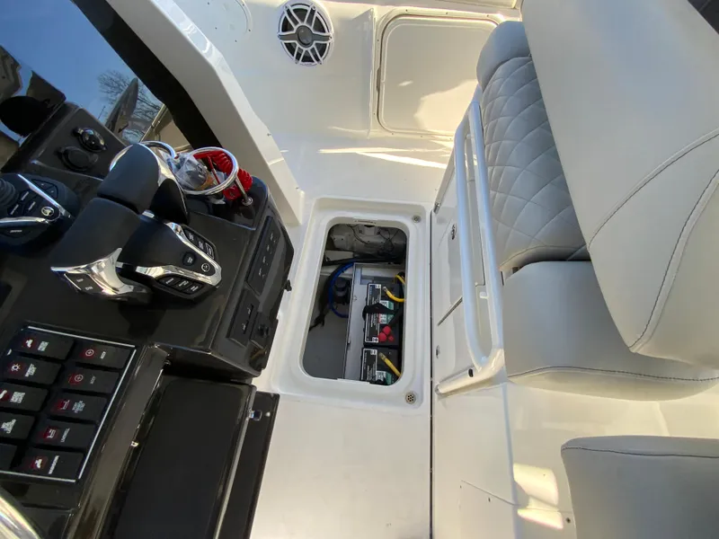 Slide: The Image of Pursuit S 328 Sport 2024 - 73