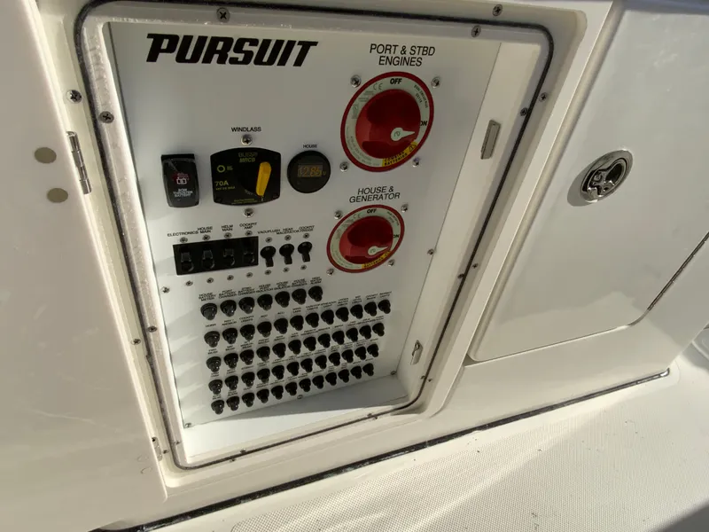 Slide: The Image of Pursuit S 328 Sport 2024 - 76