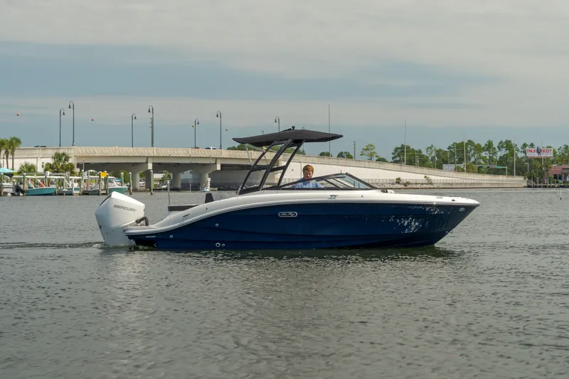 Slide: The Image of Sea Ray SPX 210 Outboard 2027 - 4