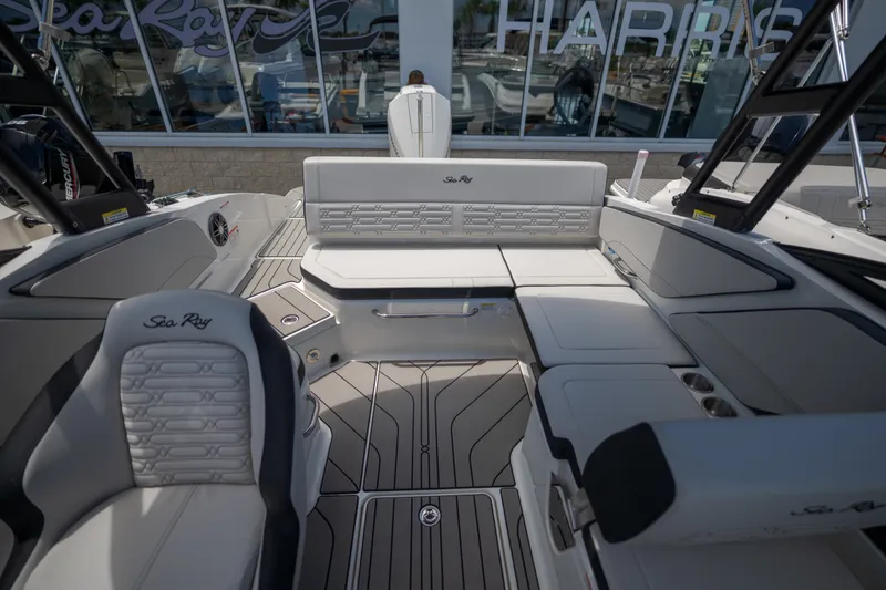 Slide: The Image of Sea Ray SPX 210 Outboard 2027 - 17