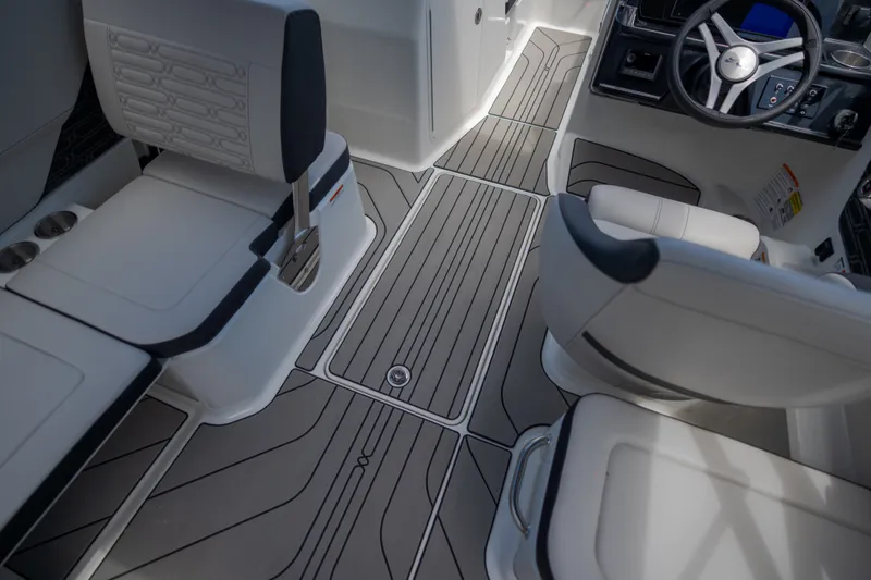Slide: The Image of Sea Ray SPX 210 Outboard 2027 - 10
